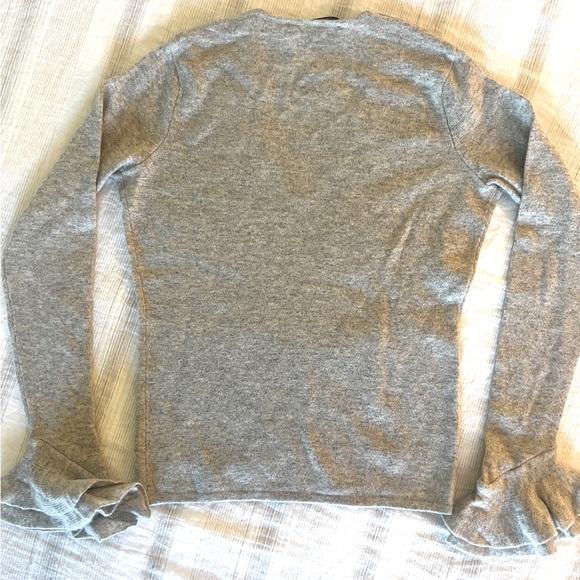 Ralph Lauren Black Label Cashmere V-Neck Sweater with ruffle sleeves. - Picture 5 of 8